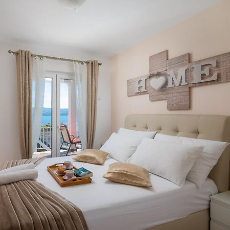 Luxury Seafront Villa With Heated Pool, Jacuzzi, Sea View, 150 M From Beach Stanici Exterior photo