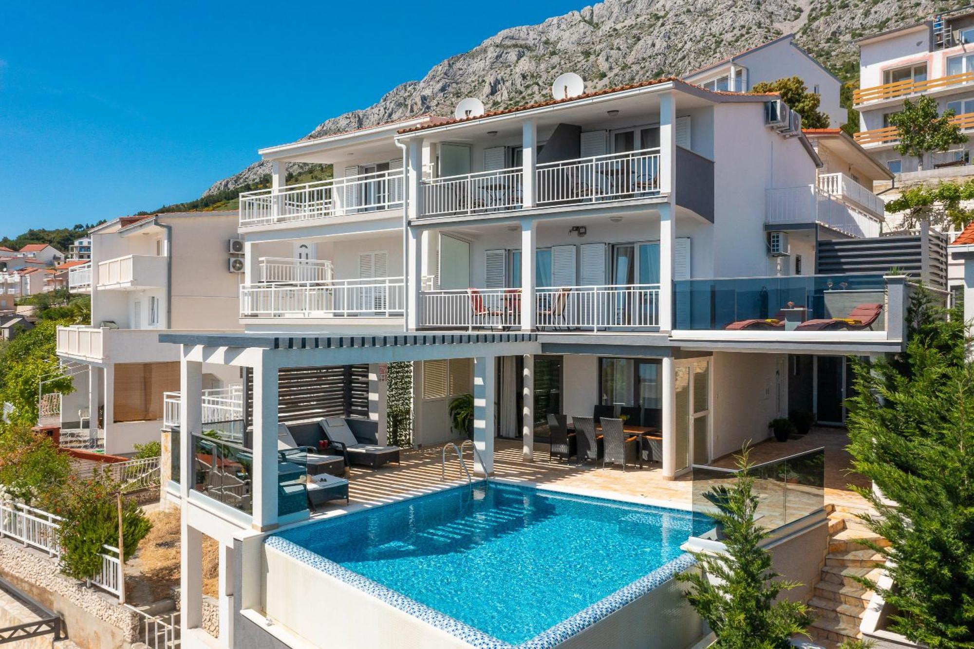 Luxury Seafront Villa With Heated Pool, Jacuzzi, Sea View, 150 M From Beach Stanici Exterior photo
