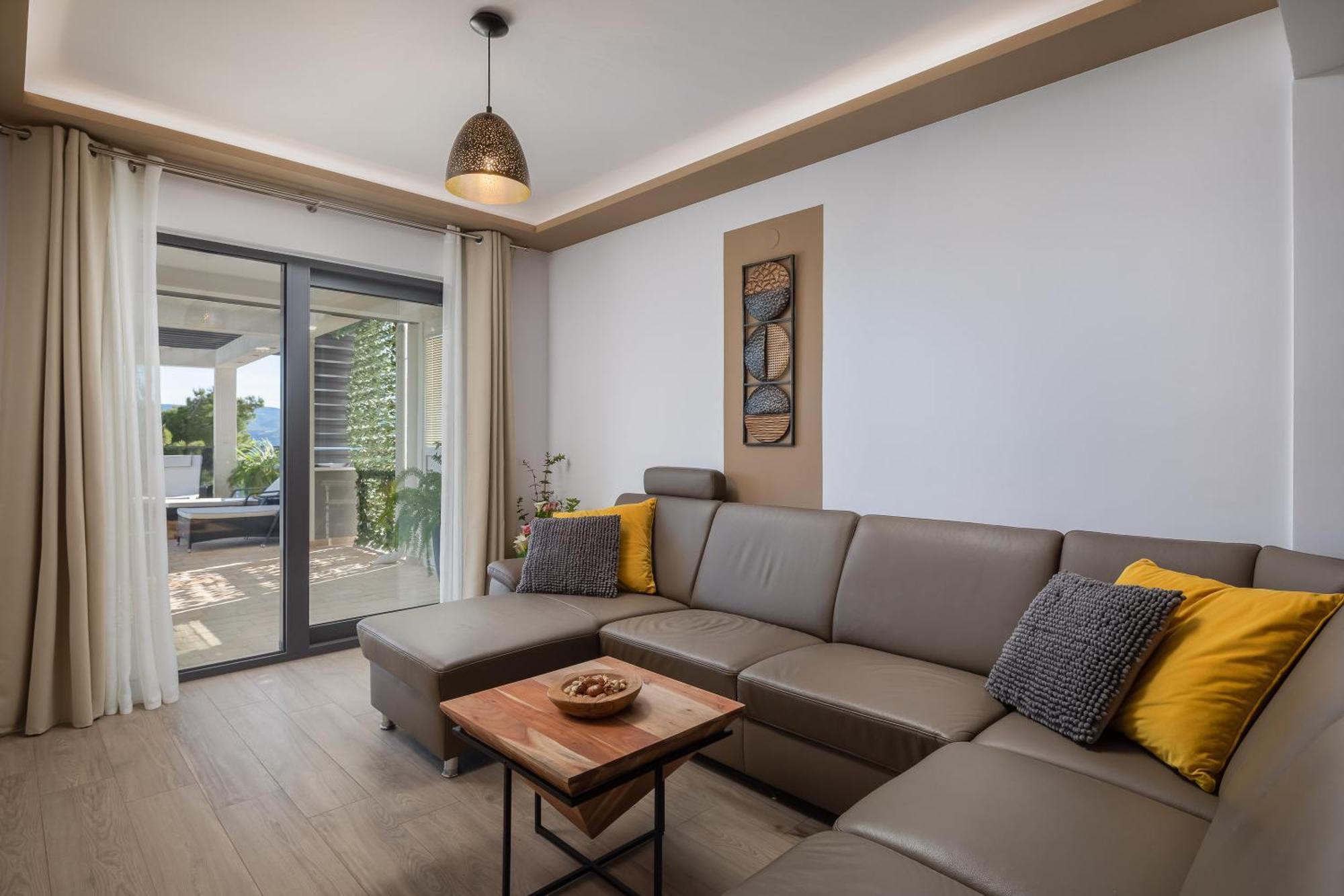 Luxury Seafront Villa With Heated Pool, Jacuzzi, Sea View, 150 M From Beach Stanici Exterior photo
